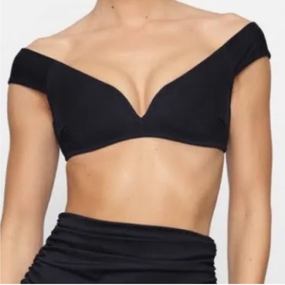 SKIMS Other - Skims sculpting swim off shoulder top